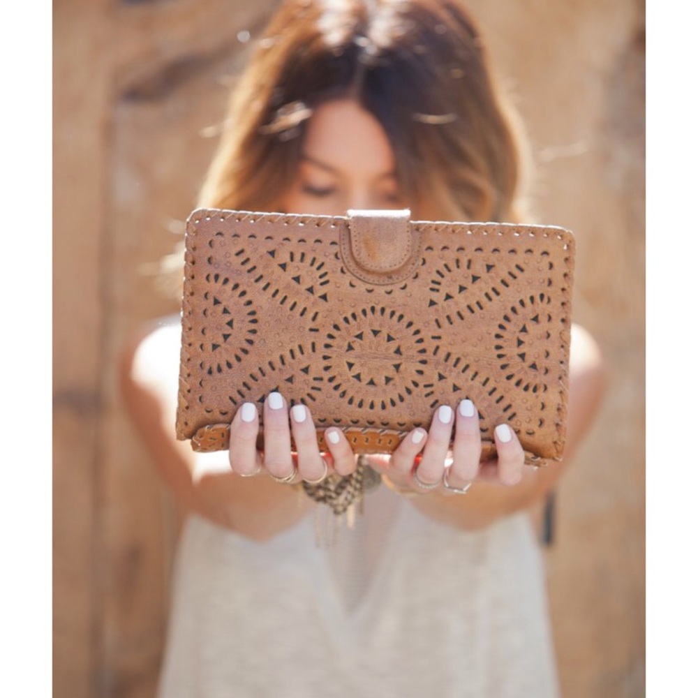 ✨Cleobella Mexicana Clutch in Tan✨